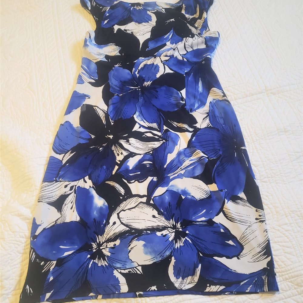 connected apparel Blue Black White Floral Midi Dress with Side Pleats Details - Picture 7 of 7
